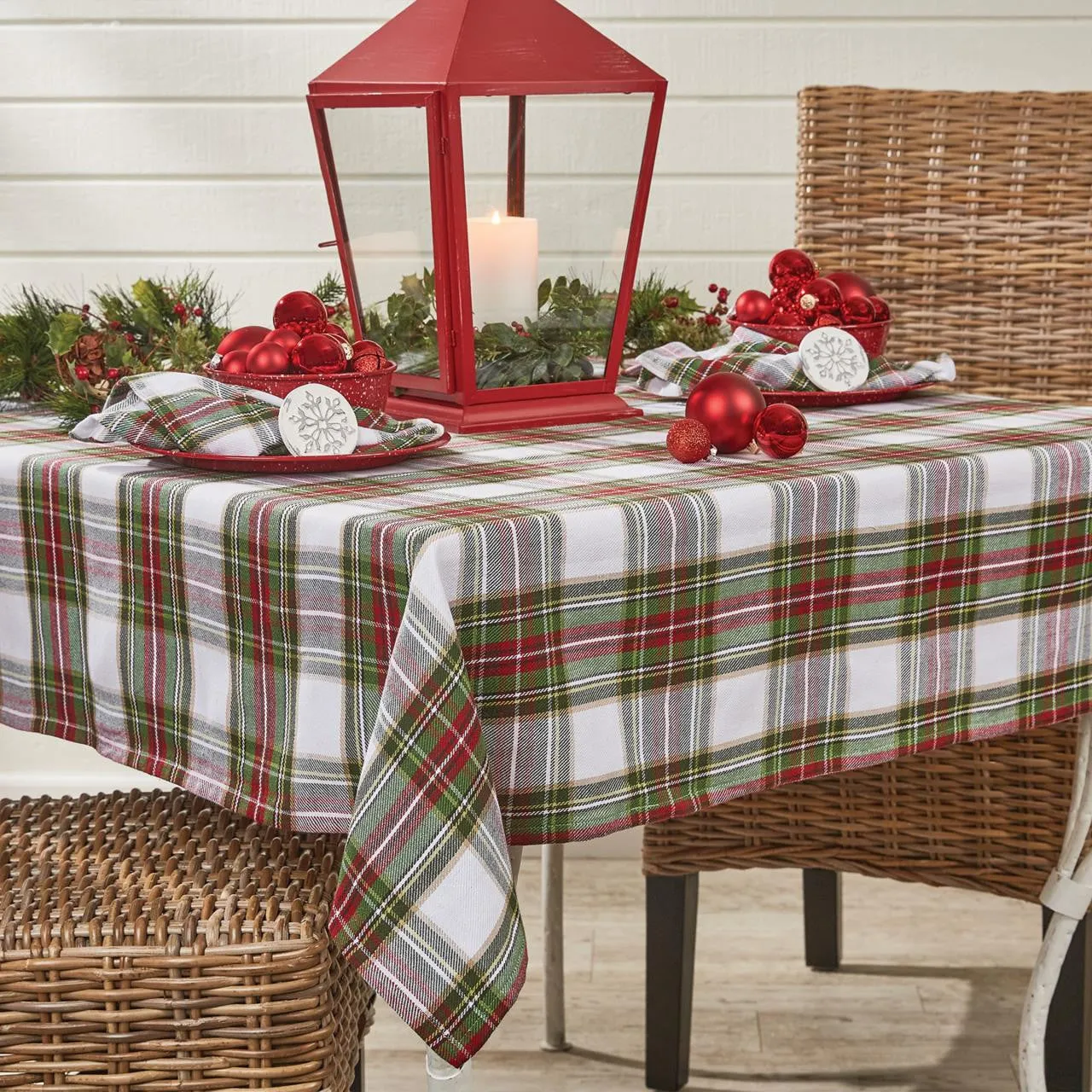 Balsam Berry Tablecloth 60X84