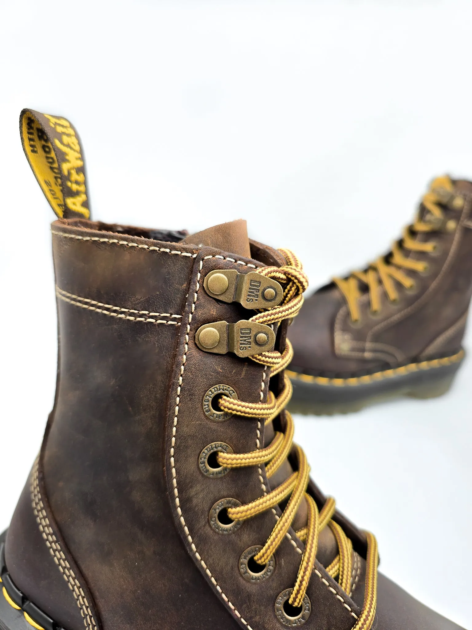 DR. MARTENS JADON ARC CRAZY HORSE BROWN