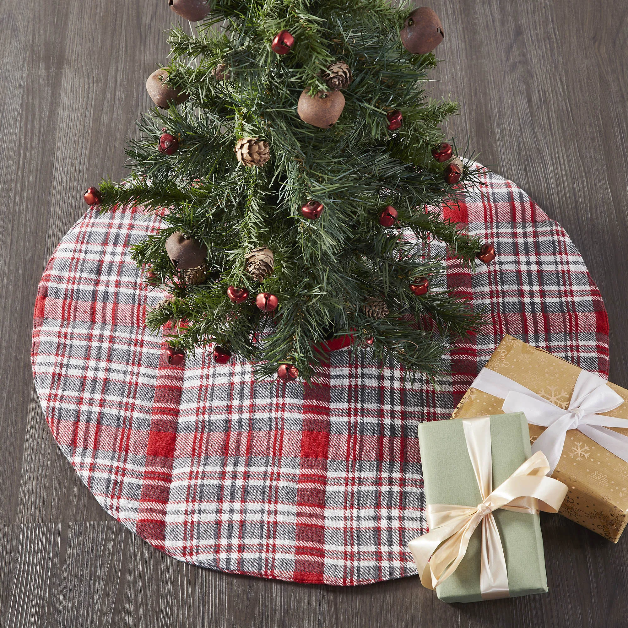 Gregor Plaid Tree Skirt