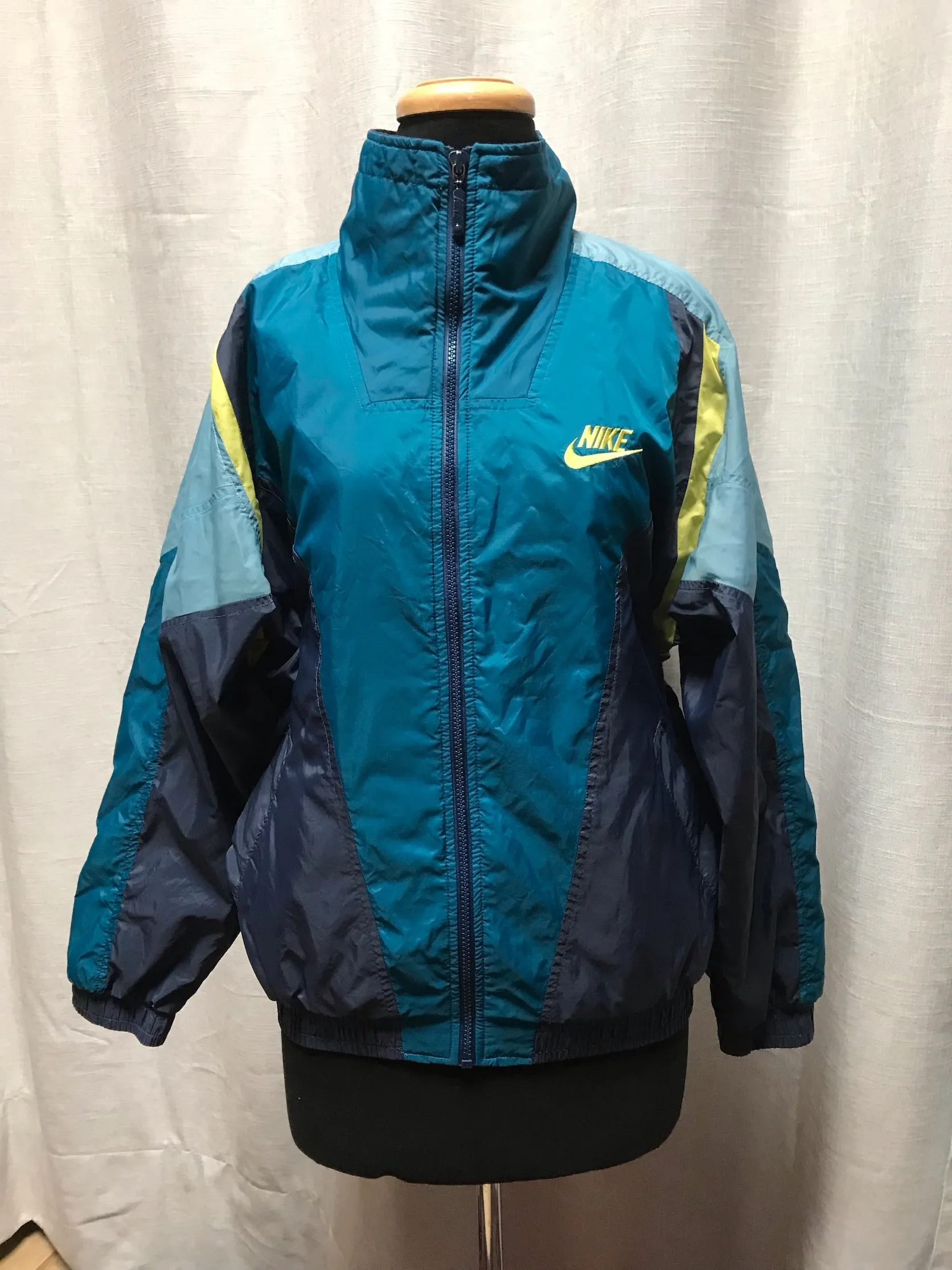 Vintage Nike Track Top  #C217  FREE AUS POSTAGE