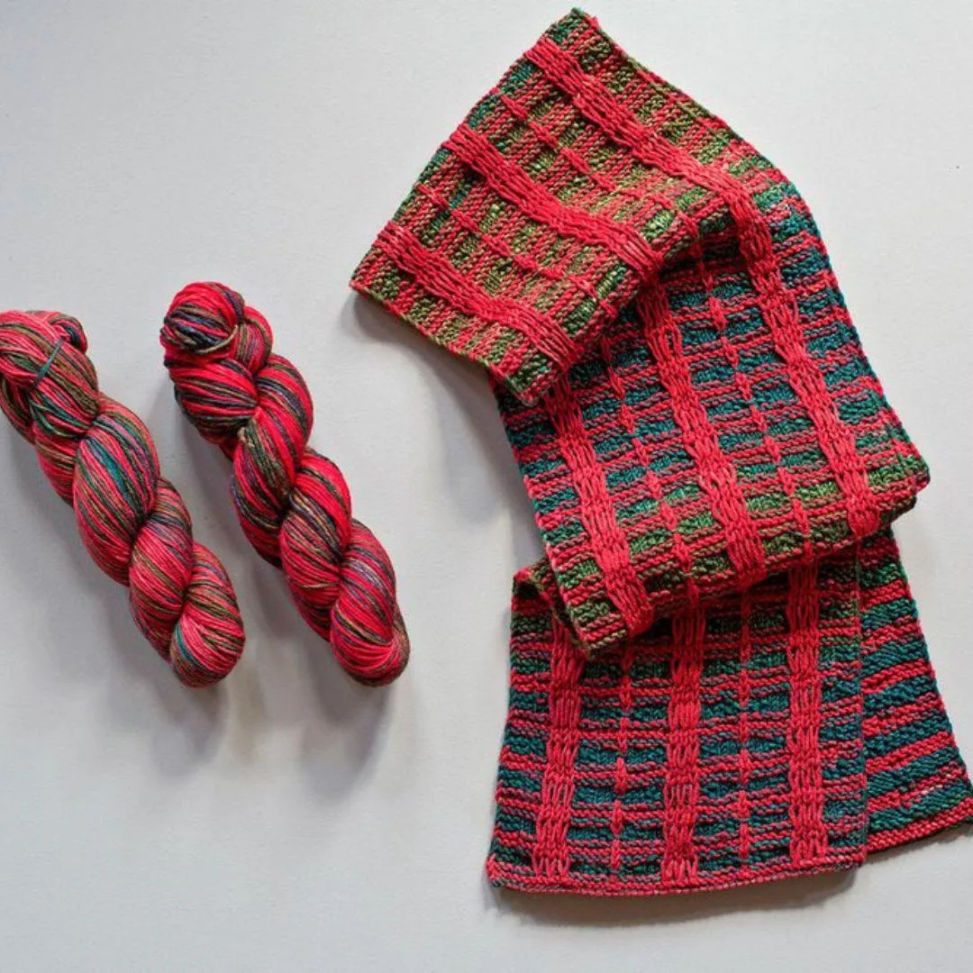 Yule Plaid Holiday Scarf Pattern | Uneek DK